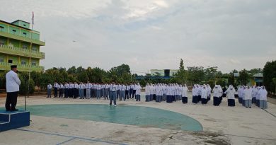 Kemenag Kabupaten Bintan Jadi Inspektur Upacara Pembukaan Idris Leadership Camp di Ponpes Idris Bintan