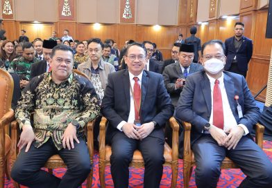 Perkuat Sinergi, Sekda Bintan Hadiri Upacara Pengukuhan Kepala Perwakilan Bank Indonesia Provinsi Kepri