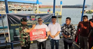 Perkuat Pengawasan Perbatasan, Pemprov Kepri Serahkan Hibah Boat Pancung ke Kodim 0316 Batam