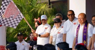 HUT RI, Menag dan Tokoh Lintas Agama Ikuti Gerak Jalan Kerukunan