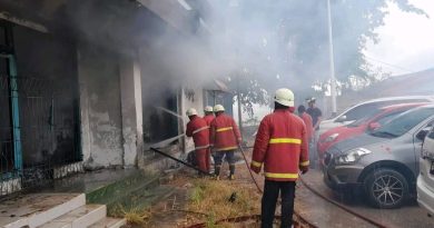 Kebakaran Gedung Kosong di Pelabuhan ASDP Tanjung Uban, Diduga Akibat Konsleting Listrik