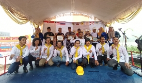 Tiba di Batam Setelah Berlayar 39 Hari, Tim Ekspedisi Pelayaran Unhas Disambut KKSS Kepri