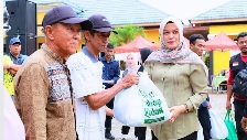 Wabup Deby Maryanti Buka Gebyar SKL 2025, Serahkan Bantuan Program untuk Warga