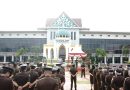 Kajati Kepri J. Devy Sudarso Pimpin Upacara Peringatan Hari Sumpah Pemuda ke-97 Tahun 2025 di Lapangan Kejati Kepri.