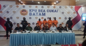 Bea Cukai Batam Berhasil Gagalkan Penyelundupan 2, 5 Kg Emas, Narkotika dan Ratusan Handphone