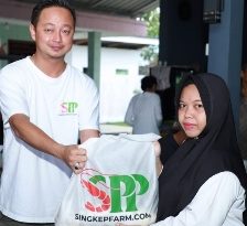 Panen Sukses, PT Singkep Putra Perkasa Kembali Bagikan 200 Paket Sembako untuk Warga