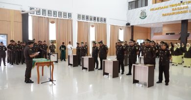 Kajati Kepri Lantik Enam Pejabat Baru, Dorong Profesionalisme dan Integritas Aparatur Adhyaksa