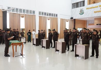 Kajati Kepri Lantik Enam Pejabat Baru, Dorong Profesionalisme dan Integritas Aparatur Adhyaksa