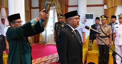 Gubernur Ansar Lantik Luki Zaiman Prawira sebagai Penjabat Sekda Provinsi Kepri