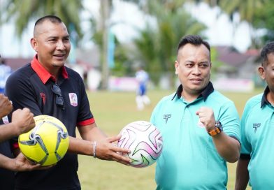 Bupati Lingga Buka Turnamen Kote Cup VIII, 32 Tim Siap Bersaing di Singkep Pesisir