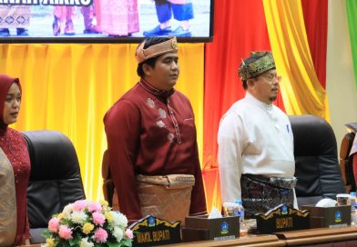 Bupati dan Wakil Bupati Hadiri Rapat Paripurna Peringatan Hari Jadi ke-77 Kabupaten Bintan