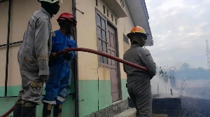 Kebakaran Lahan di TPU Binut Berhasil Dipadamkan, Warga Lapor Cepat ke Damkar