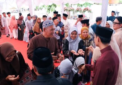 Open House Hari Pertama Lebaran, Kediaman Wabup Bintan Diserbu Warga