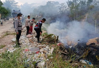 Polda Kepri dan Tim Gabungan Padamkan 5 Titik Kebakaran Lahan di Batam, Situasi Terkendali
