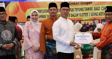 Bupati Anambas Hadiri Halalbihalal dan Tepuk Tepung Tawar Calhaj di Tanjungpinang