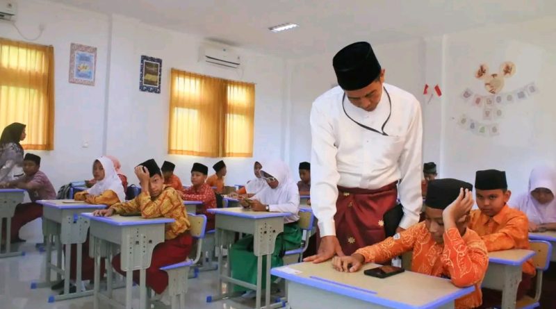Hari Kedua Asesmen Madrasah, Kakan Kemenag Tanjungpinang Turun Langsung: Tekankan Kejujuran dan Percaya Diri