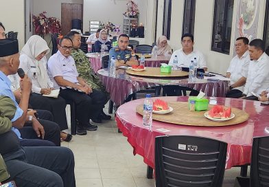 Bupati Roby Pimpin Rapat Perkembangan Pendataan Ulang Bangunan Masyarakat dan TNI AL di Tanjung Uban