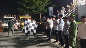 Nyanyang Haris Lepas Pawai Takbir Iduladha di Dabo Singkep, Ribuan Warga Semarakkan Malam Takbiran