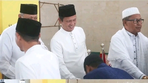 Wabup Anambas Sholat Iduladha Bersama Warga di Masjid Agung Baitul Makmur