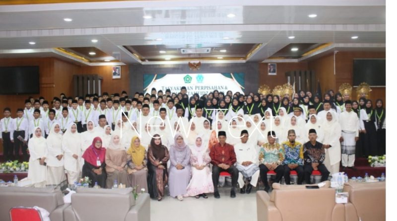 MIN Tanjungpinang Lepas 104 Siswa dan Wisuda 23 Penghafal Juz 30