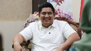 Beasiswa Dibuka, Bupati Roby Beri Kabar Gembira Bagi Mahasiswa Bintan