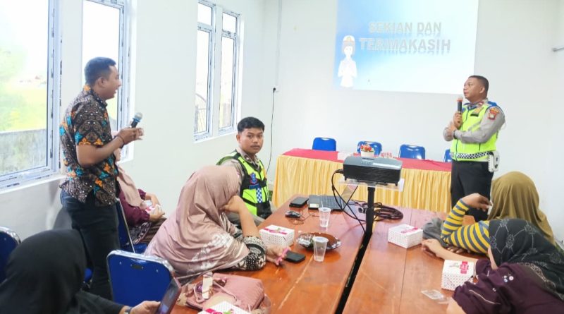 Ibu-ibu PKK Belajar Safety Riding: Siap Jadi Teladan Tertib Lintas!