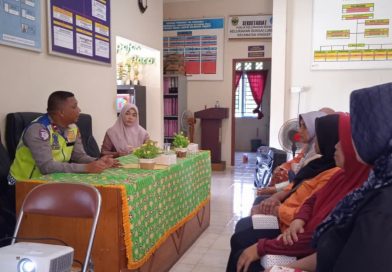 Satlantas Polres Lingga Edukasi Safety Riding ke Ibu-ibu PKK Sungai Lumpur: Siap Jadi Teladan Tertib Lintas