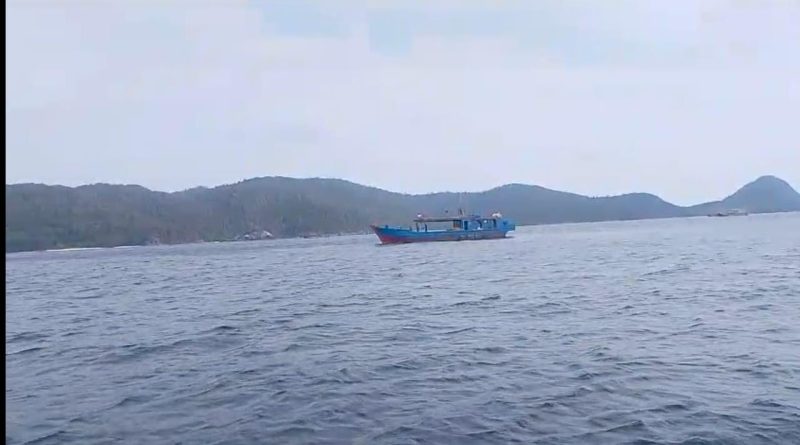 Diduga Gunakan Bom Ikan, Kapal Asal Pemangkat Resahkan Nelayan di Perairan Pulau Mentebung dan Pejantan