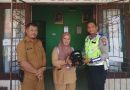 Satlantas Polres Lingga Bagikan Helm Gratis, Ajak Aparatur Desa Jadi Pelopor Keselamatan Berlalu Lintas