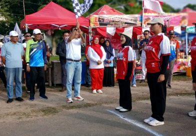 Semarak HUT RI ke-81, Ketua DPRD Lingga Buka Lomba Gerak Jalan Putra dan Putri