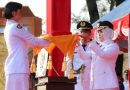 Wabup Bintan, Deby Maryanti Pimpin Upacara Penurunan Bendera Merah Putih HUT RI ke 81 di Relief Antam Kijang