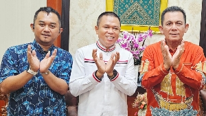 Di Antara Riuh 17 Agustus, Ada Hati Seorang Gubernur yang Terbuka untuk Pers