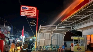 Kebakaran Alfamart di Tanjung Uban, Gudang Lantai Dua Dilalap Api
