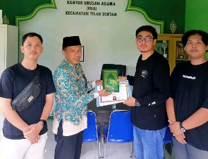 Mantapkan Hati Memeluk Islam, Januar Ucapkan Syahadat di KUA Teluk Bintan