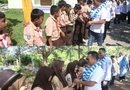 Bupati Anambas Serahkan Bantuan Perlengkapan Peserta Didik di SMPN 1 Jemaja