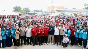 Ribuan Warga Meriahkan Bengkong Smiling Morning ke-16, Hadiah Motor Jadi Puncak Acara