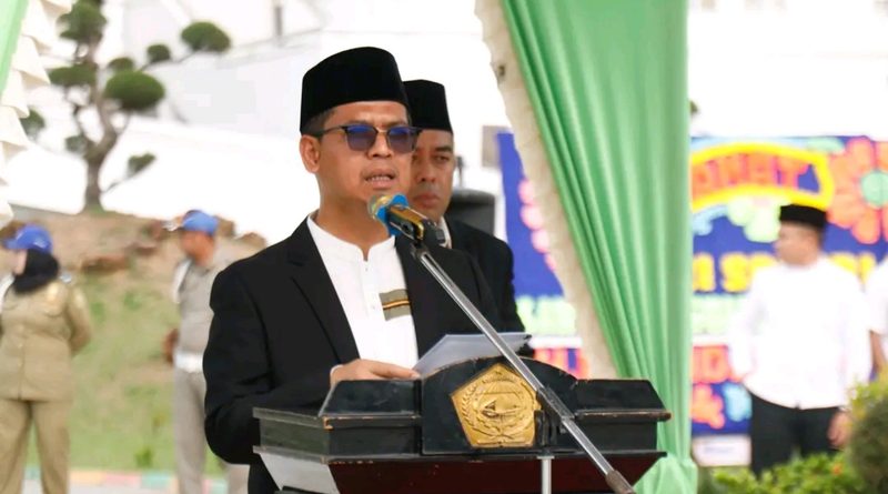 Pimpin Upacara Hari Santri 2026, Bupati Karimun Ajak Santri Perkuat Negeri